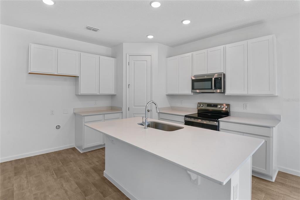 6182 Southwest 64th Terrace Ocala, FL 34474 - Photo 5 of 23