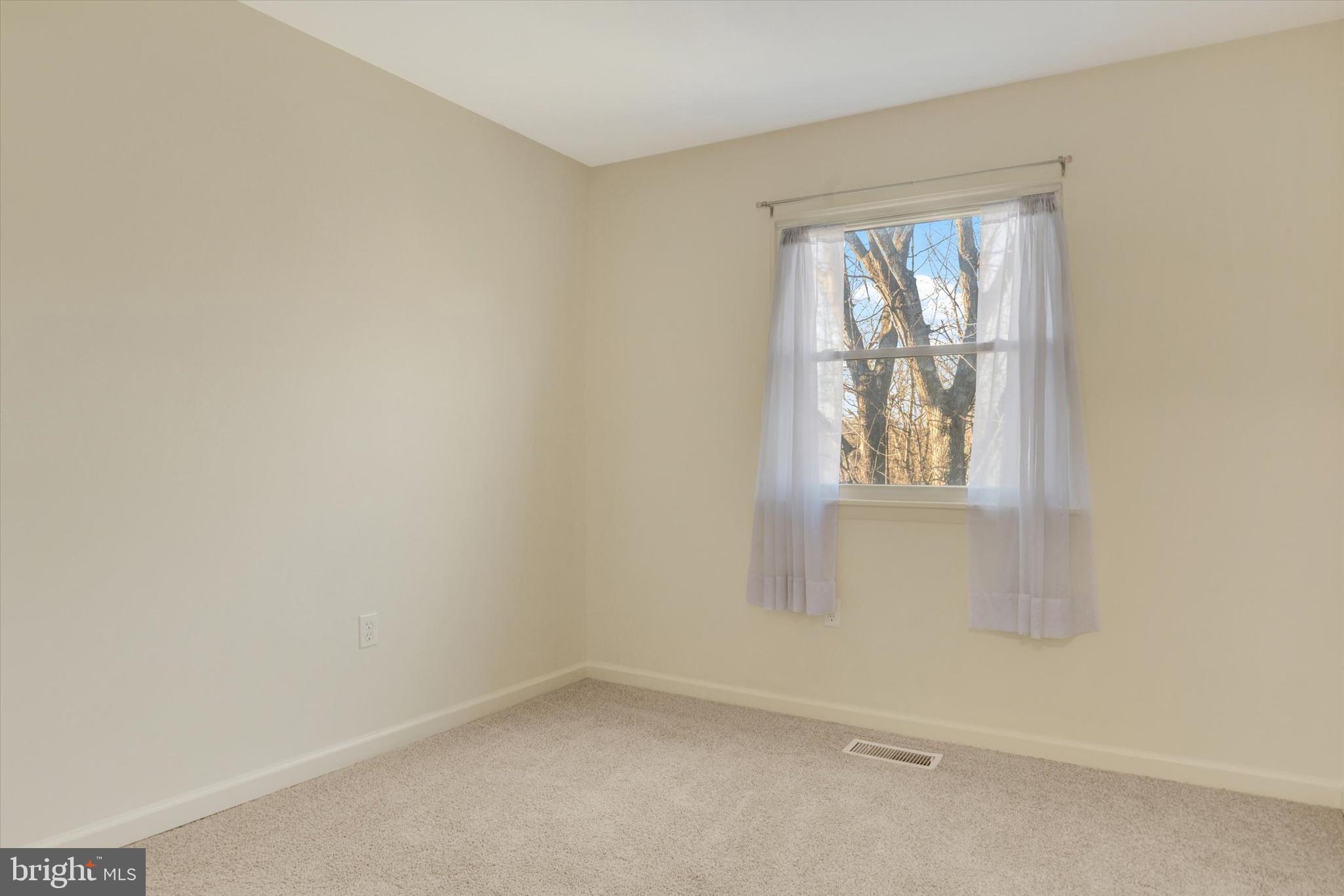606 Lopax Road Harrisburg, PA 17112 - Photo 18 of 32 Gallery Image 18