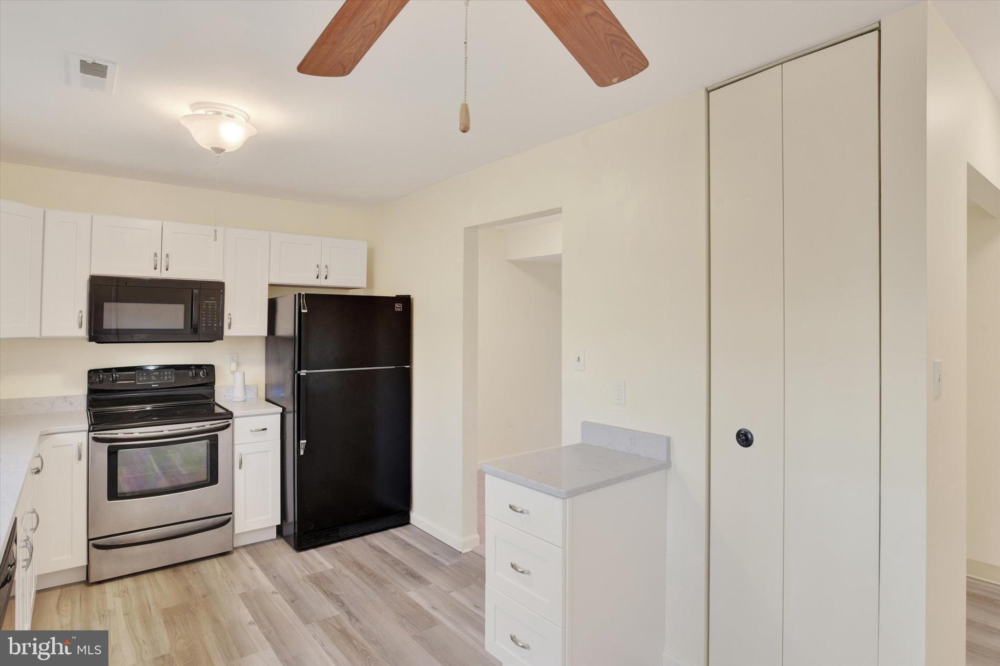 606 Lopax Road Harrisburg, PA 17112 - Photo 7 of 32 Gallery Image 7