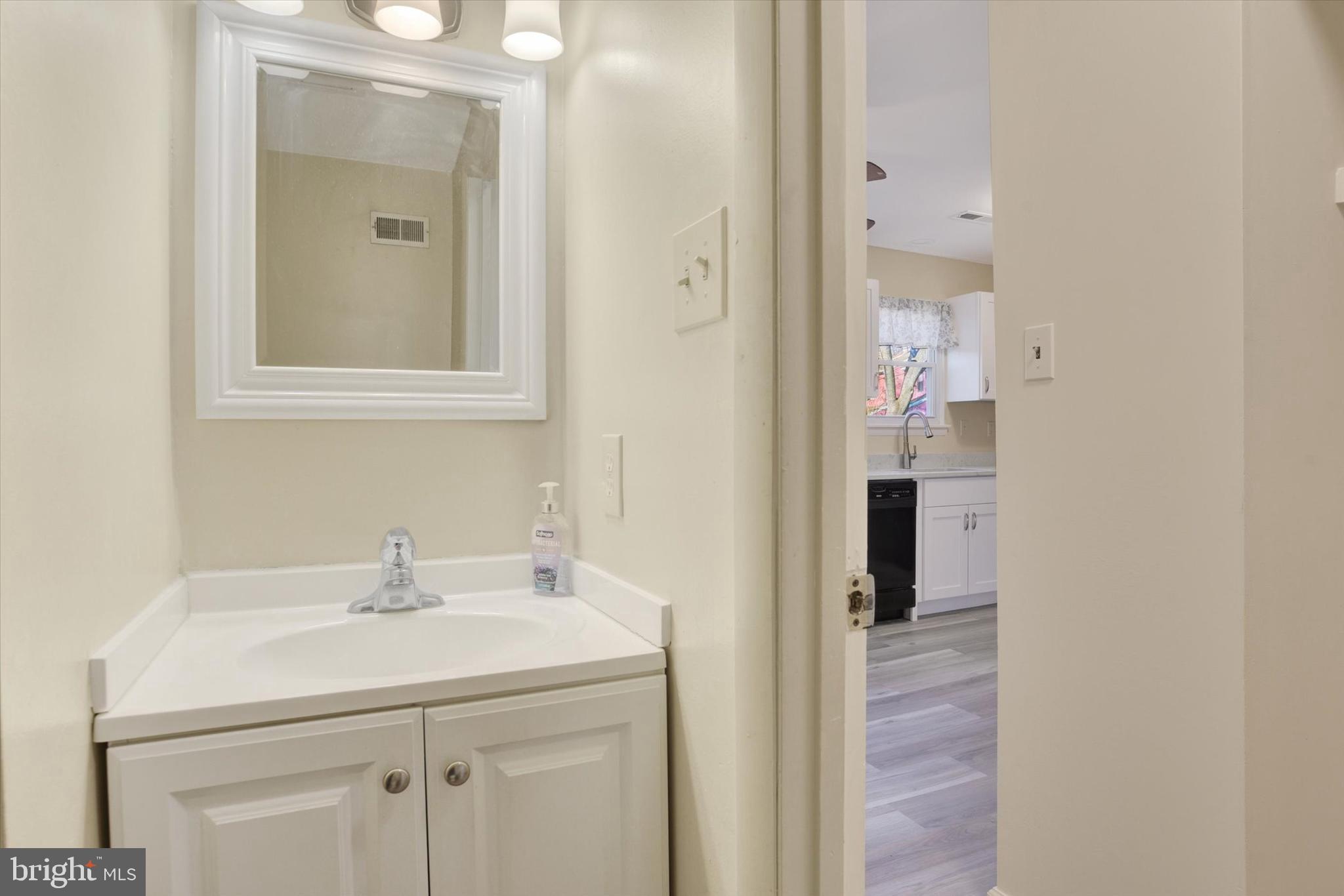 606 Lopax Road Harrisburg, PA 17112 - Photo 10 of 32 Gallery Image 10