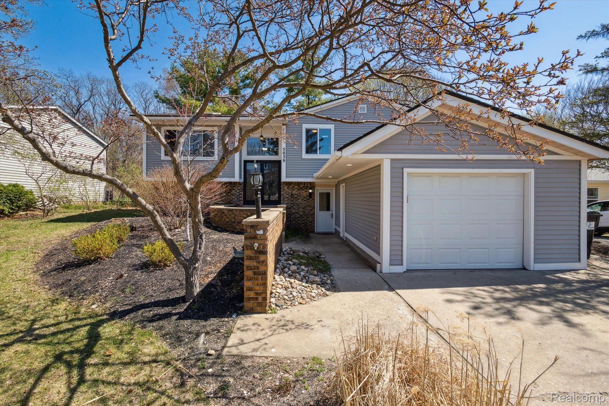 5039 Culver Road Brighton, MI 48114 - Photo 3 of 44 Gallery Image 3