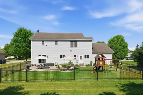 $634,999 | 6732 Yale Drive, Franklin, WI 53132
