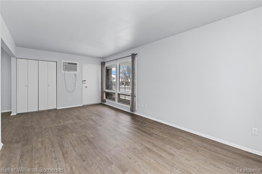 4345 Crooks Road, Unit 26 Royal Oak, MI 48073 - Photo 8 of 23 Gallery Image 8