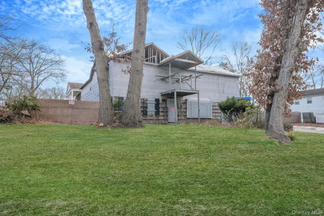 $350,000 | 58 West Denis Lane, Coram, NY 11727