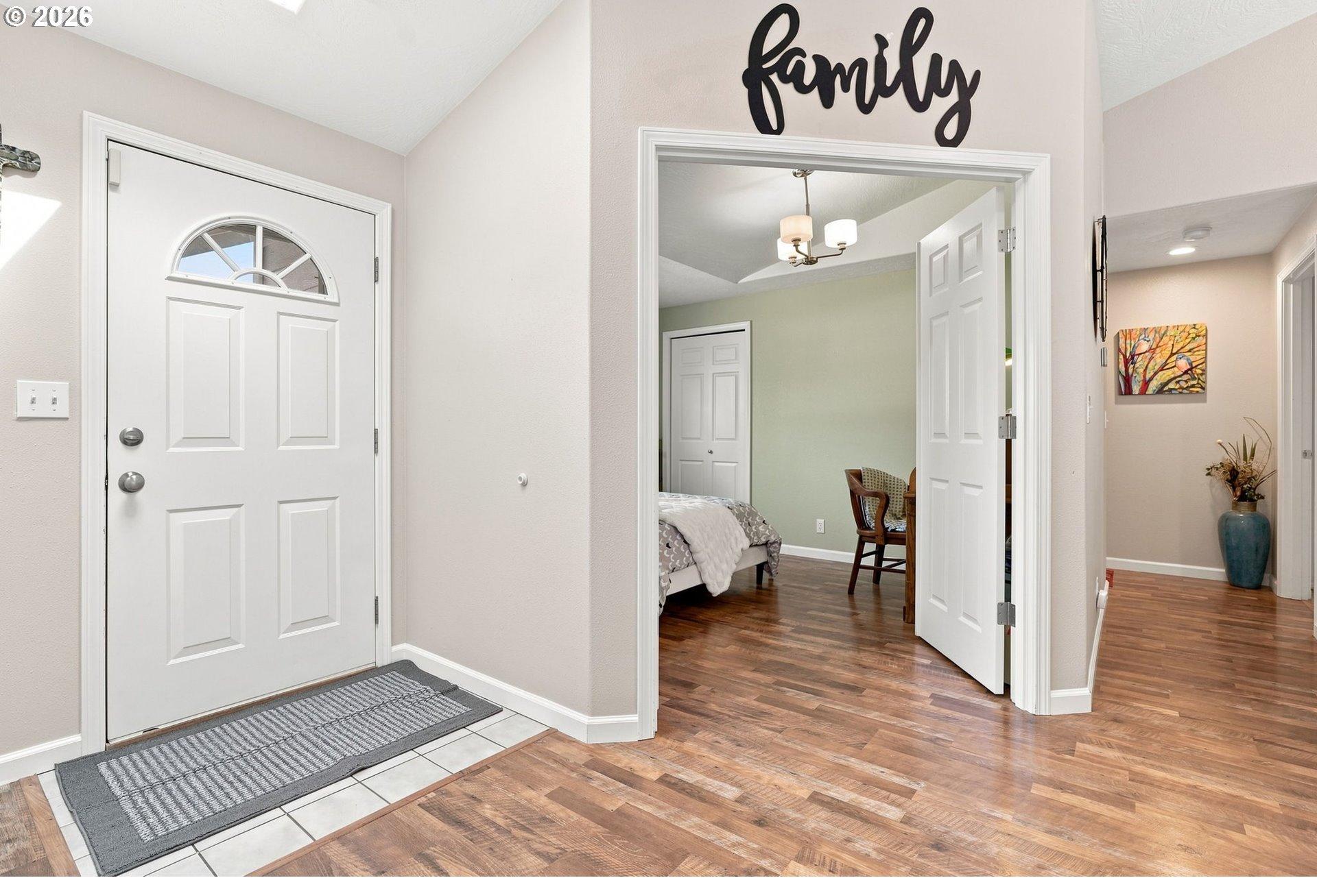 723 71st Street Springfield, OR 97478 - Photo 3 of 32 Gallery Image 3