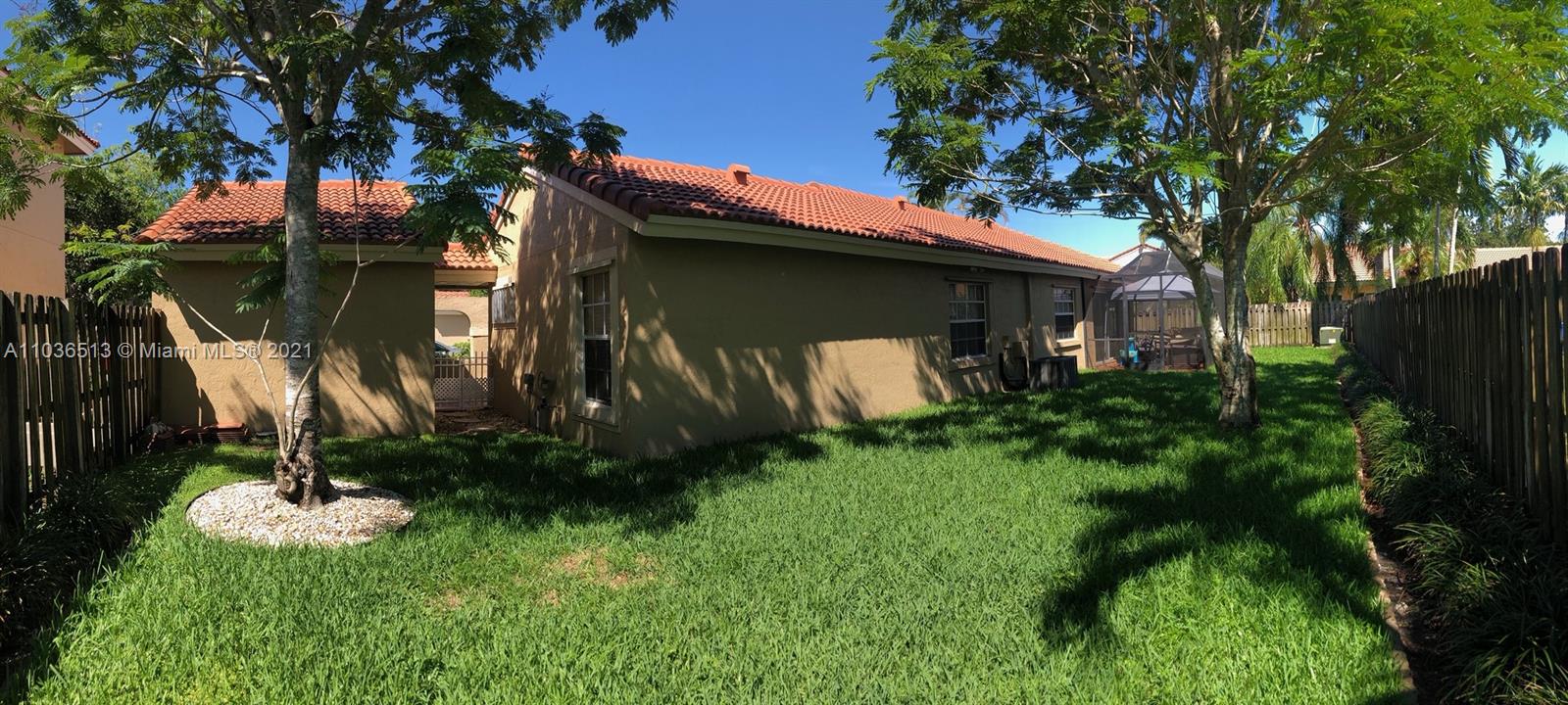 1350 Seagrape Circle Weston, FL 33326 - Photo 3 of 17