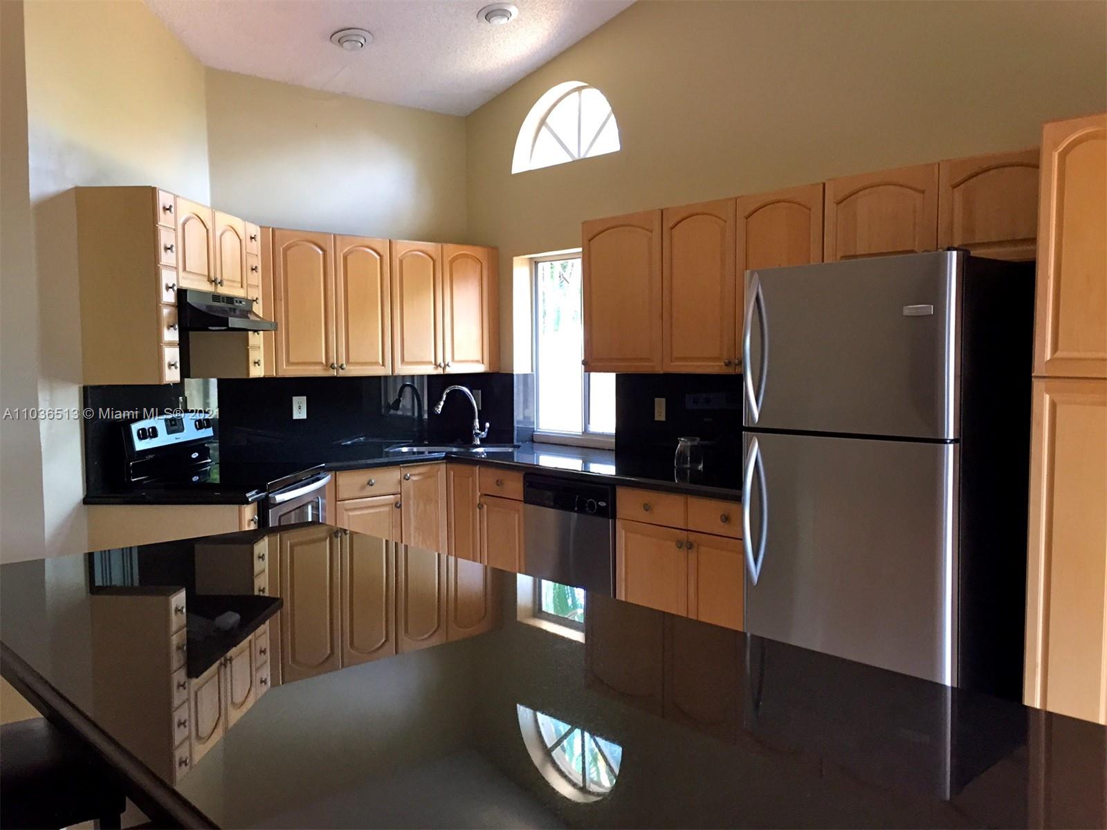1350 Seagrape Circle Weston, FL 33326 - Photo 5 of 17