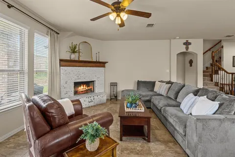 $424,000 | 108 Bosque Court, Azle, TX 76020