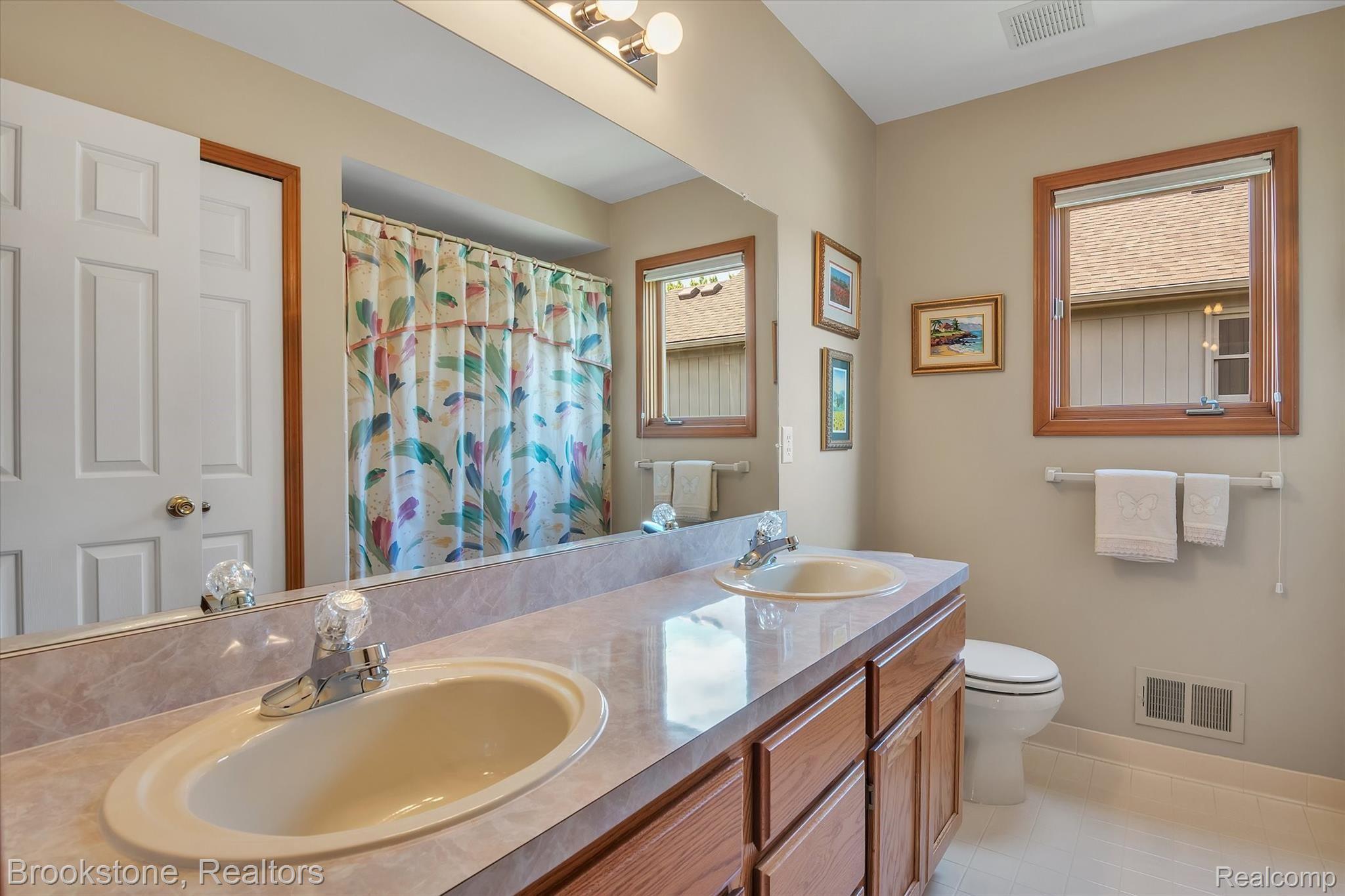 959 River Mist Drive Rochester, MI 48307 - Photo 24 of 40 Full bath