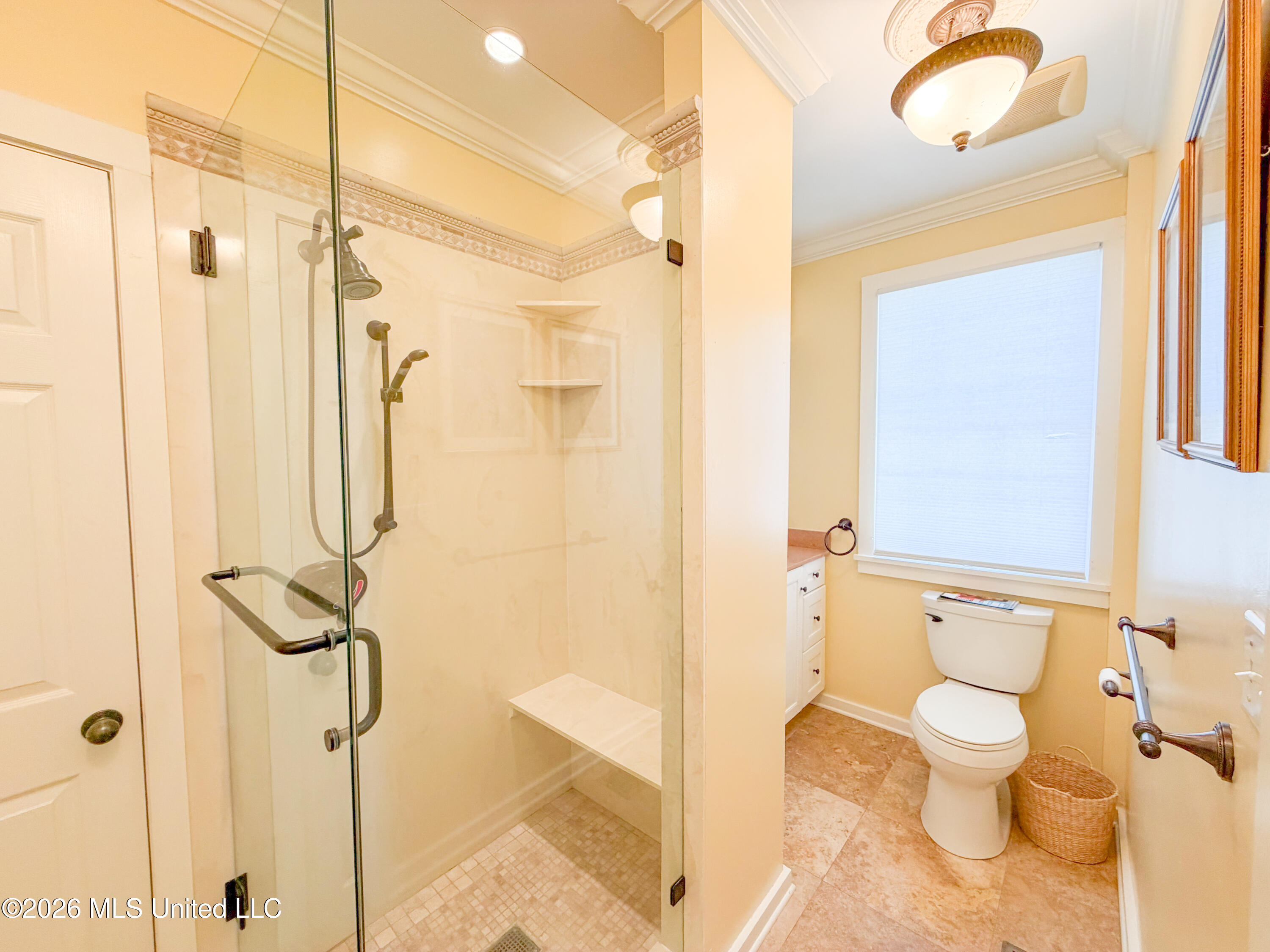 610 State Street Natchez, MS 39120 - Photo 10 of 28 1st floor bath