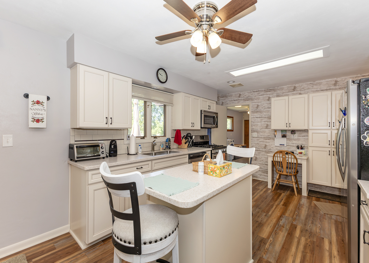 17028 Hubbard Road East Moline, IL 61244 - Photo 9 of 37