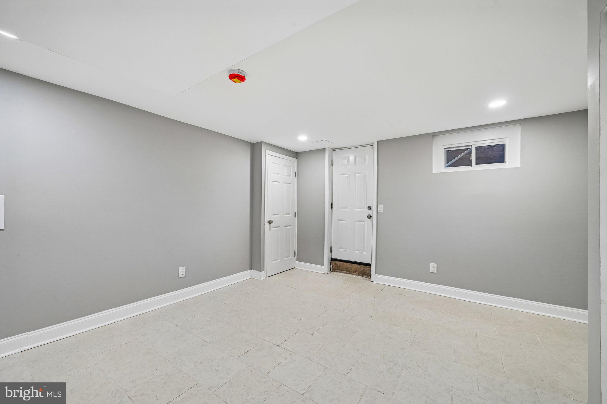 628 Roundview Road Baltimore, MD 21225 - Photo 32 of 43