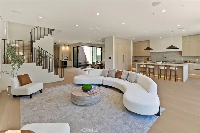 $21,000 | 14738 Otsego Street, Sherman Oaks, CA 91403