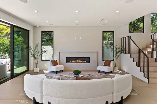 $21,000 | 14738 Otsego Street, Sherman Oaks, CA 91403