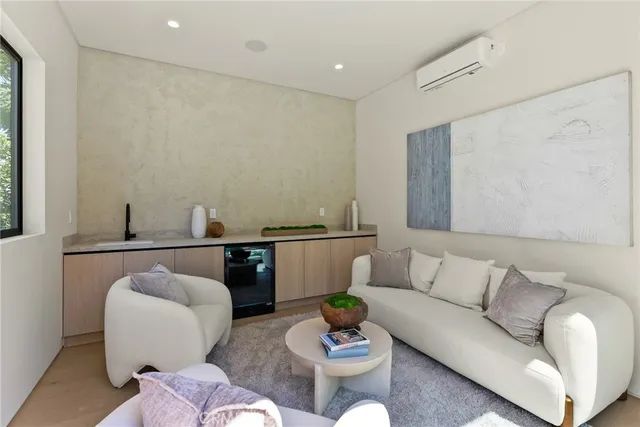 $21,000 | 14738 Otsego Street, Sherman Oaks, CA 91403