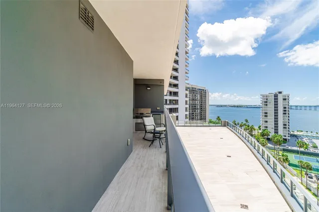 $899,000 | 1451 Brickell Avenue, Unit 1004, Miami, FL 33131