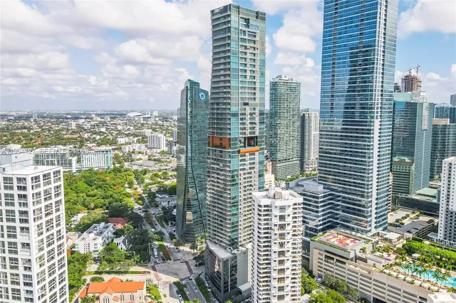 $899,000 | 1451 Brickell Avenue, Unit 1004, Miami, FL 33131