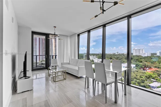 $899,000 | 1451 Brickell Avenue, Unit 1004, Miami, FL 33131