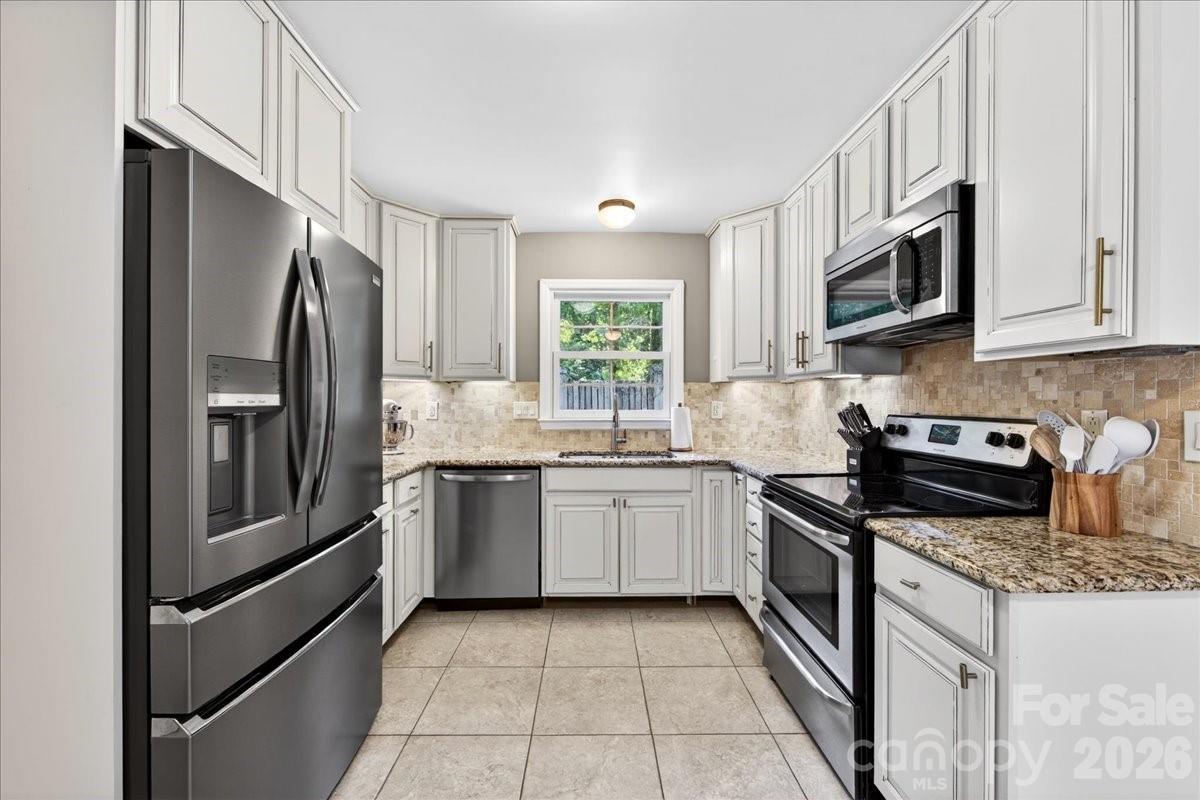5017 Sharon View Road Charlotte, NC 28226 - Photo 11 of 32 Gallery Image 11