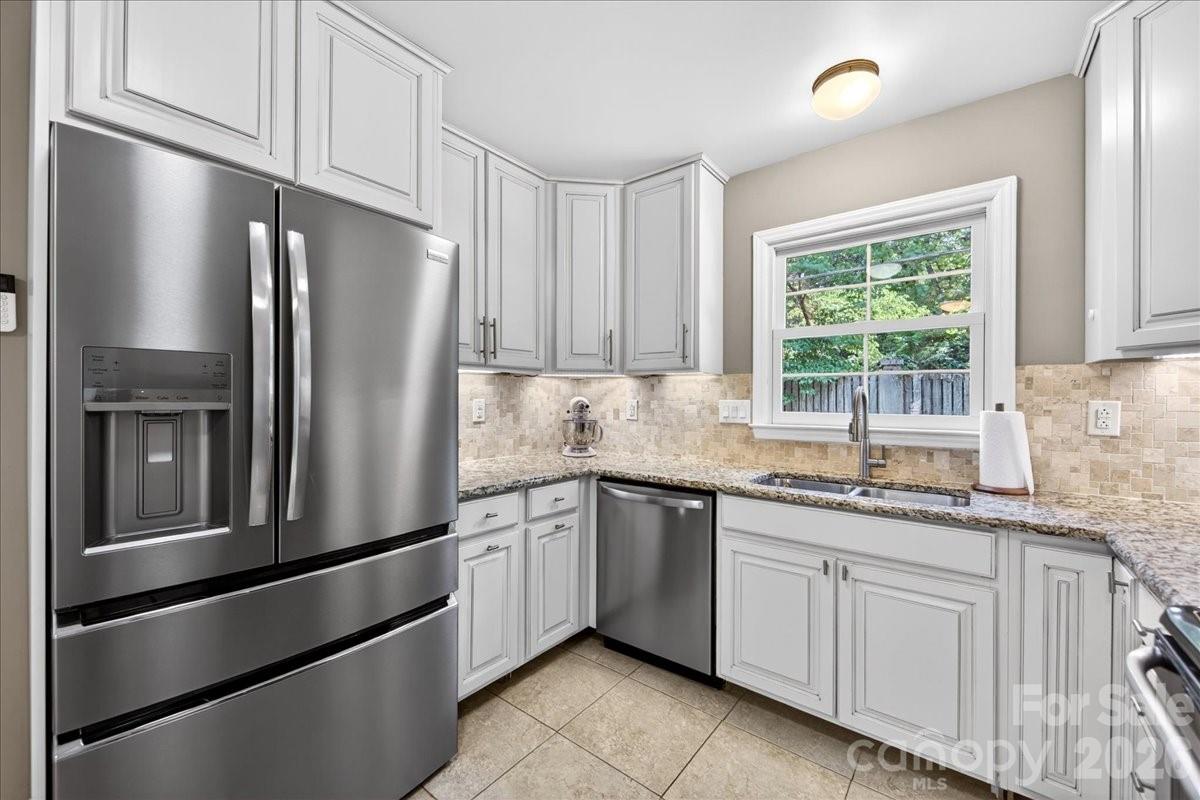 5017 Sharon View Road Charlotte, NC 28226 - Photo 12 of 32 Gallery Image 12