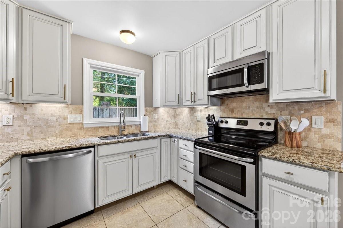 5017 Sharon View Road Charlotte, NC 28226 - Photo 13 of 32 Gallery Image 13