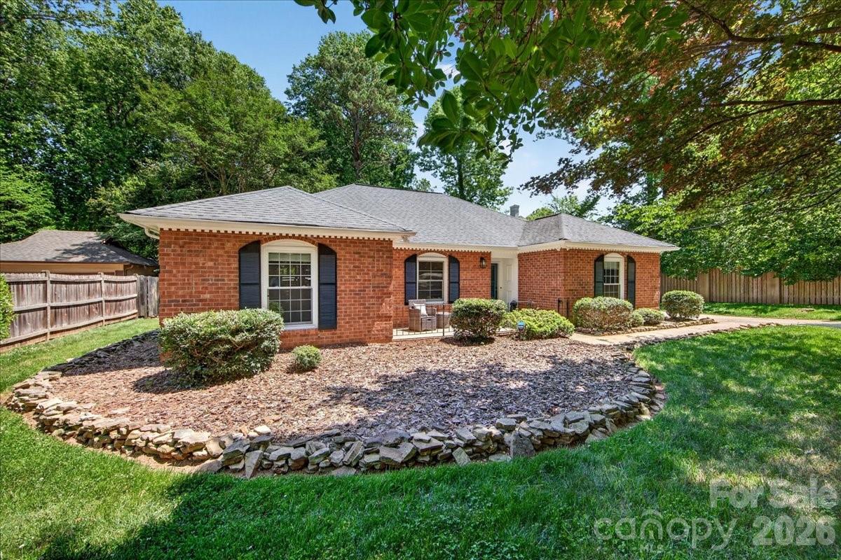 5017 Sharon View Road Charlotte, NC 28226 - Photo 4 of 32 Gallery Image 4