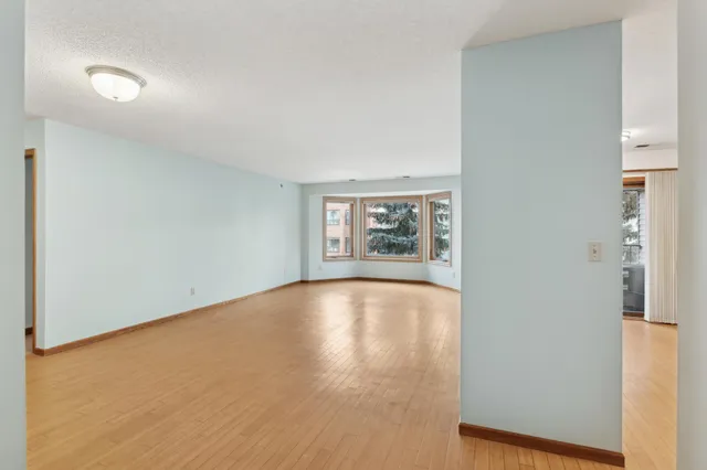 $175,000 | 32 11th Avenue South, Unit 303, Hopkins, MN 55343