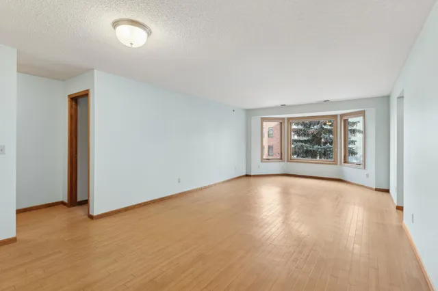 $175,000 | 32 11th Avenue South, Unit 303, Hopkins, MN 55343