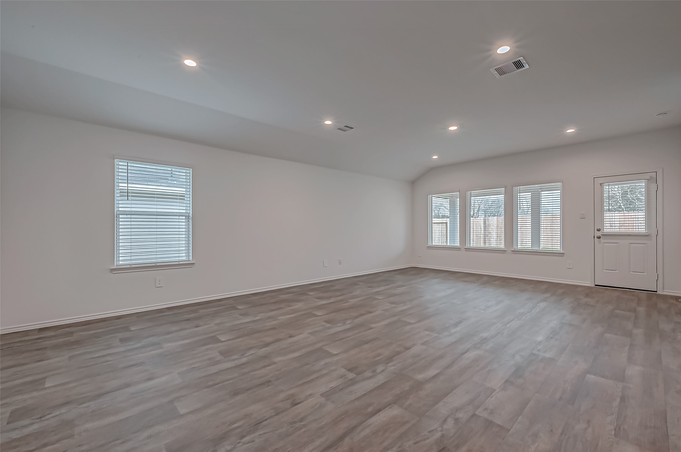 2943 Sycamore Run Lane Rosenberg, TX 77469 - Photo 5 of 34 Gallery Image 5
