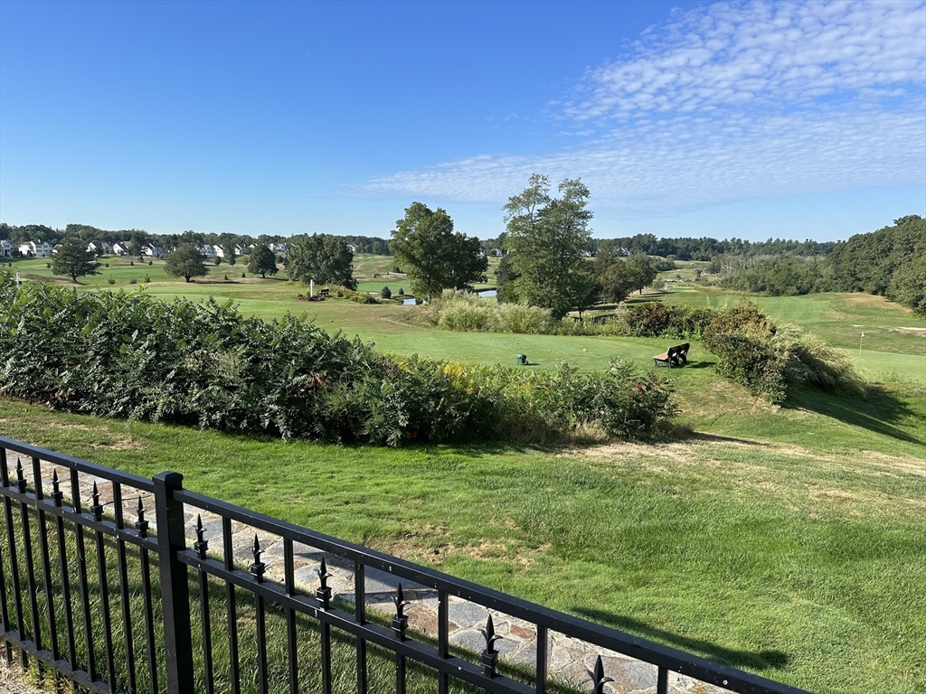 22 Valley View Way Methuen, MA 01844 - Photo 4 of 42 Gallery Image 4