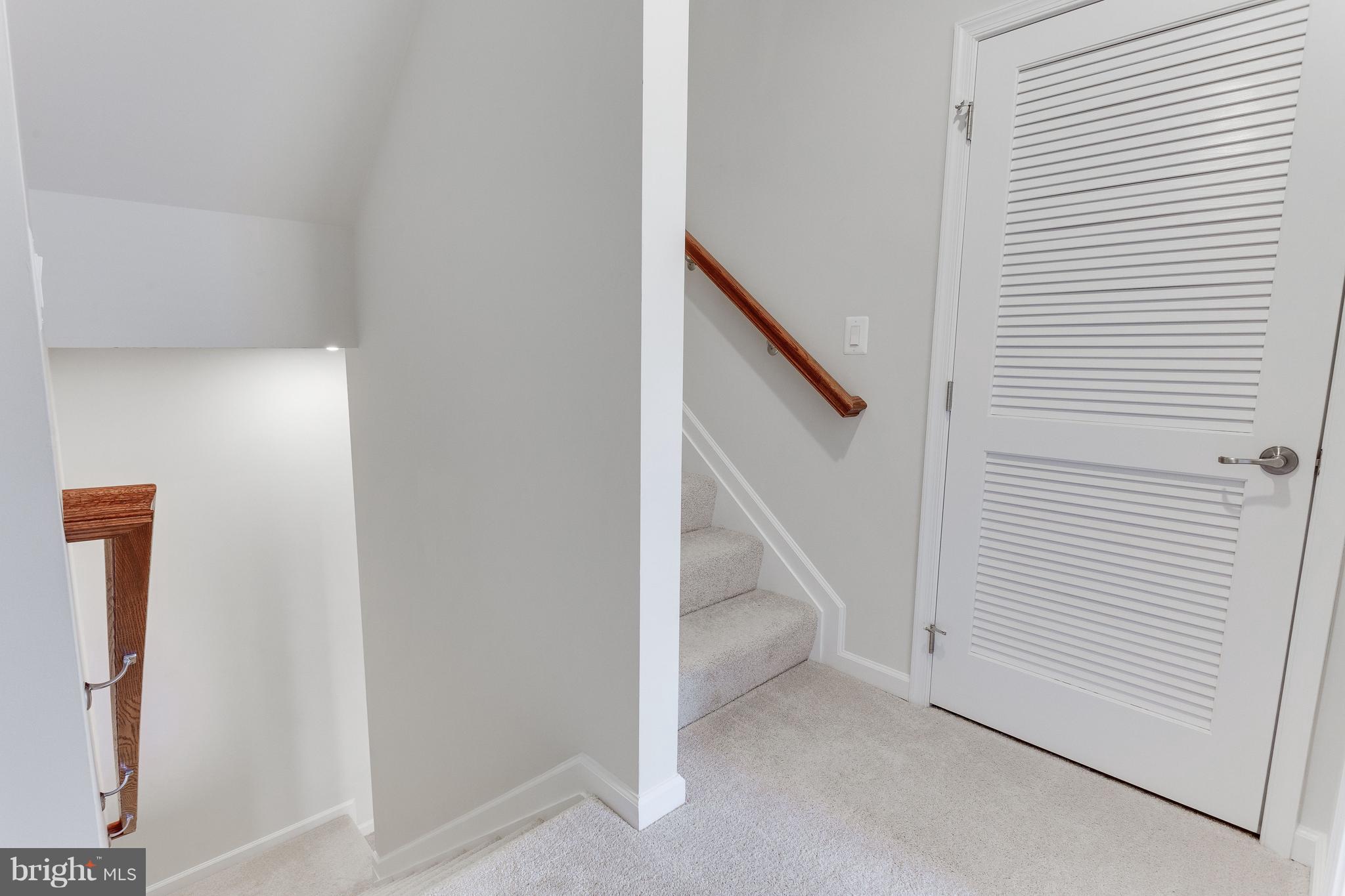 4863 Dane Ridge Circle Woodbridge, VA 22193 - Photo 12 of 30 Second level