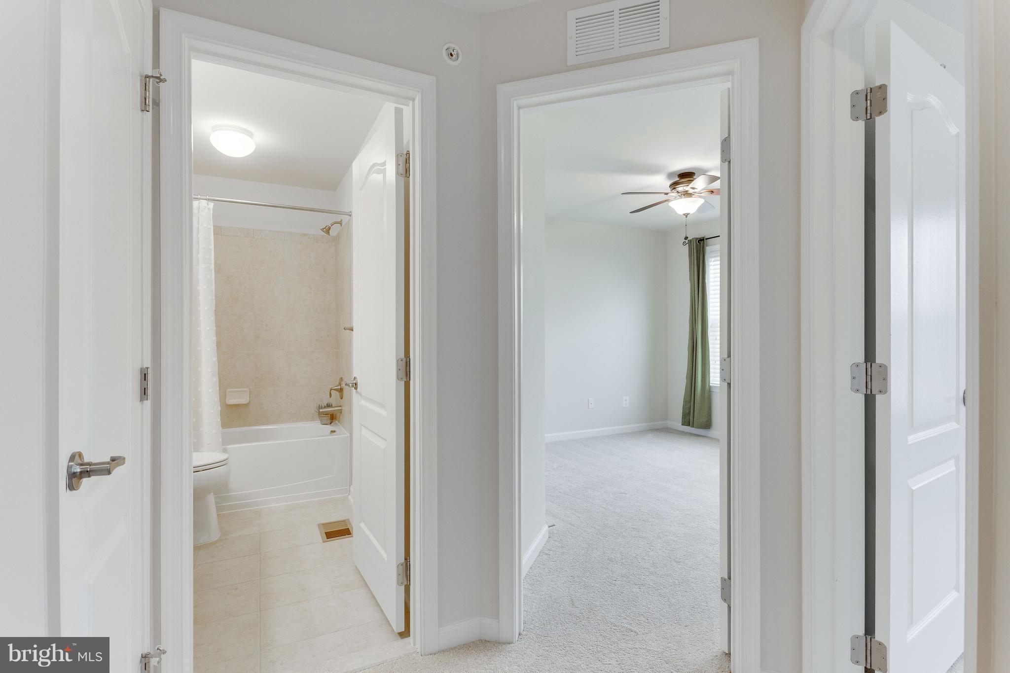 4863 Dane Ridge Circle Woodbridge, VA 22193 - Photo 24 of 30 Third level hall
