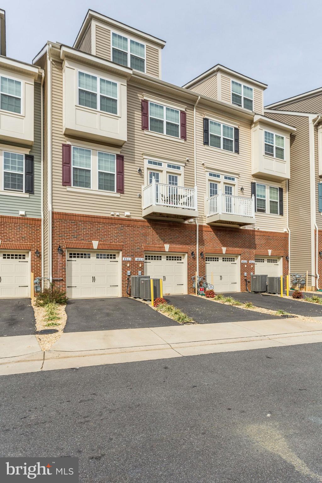 4863 Dane Ridge Circle Woodbridge, VA 22193 - Photo 29 of 30 Exterior (Rear)