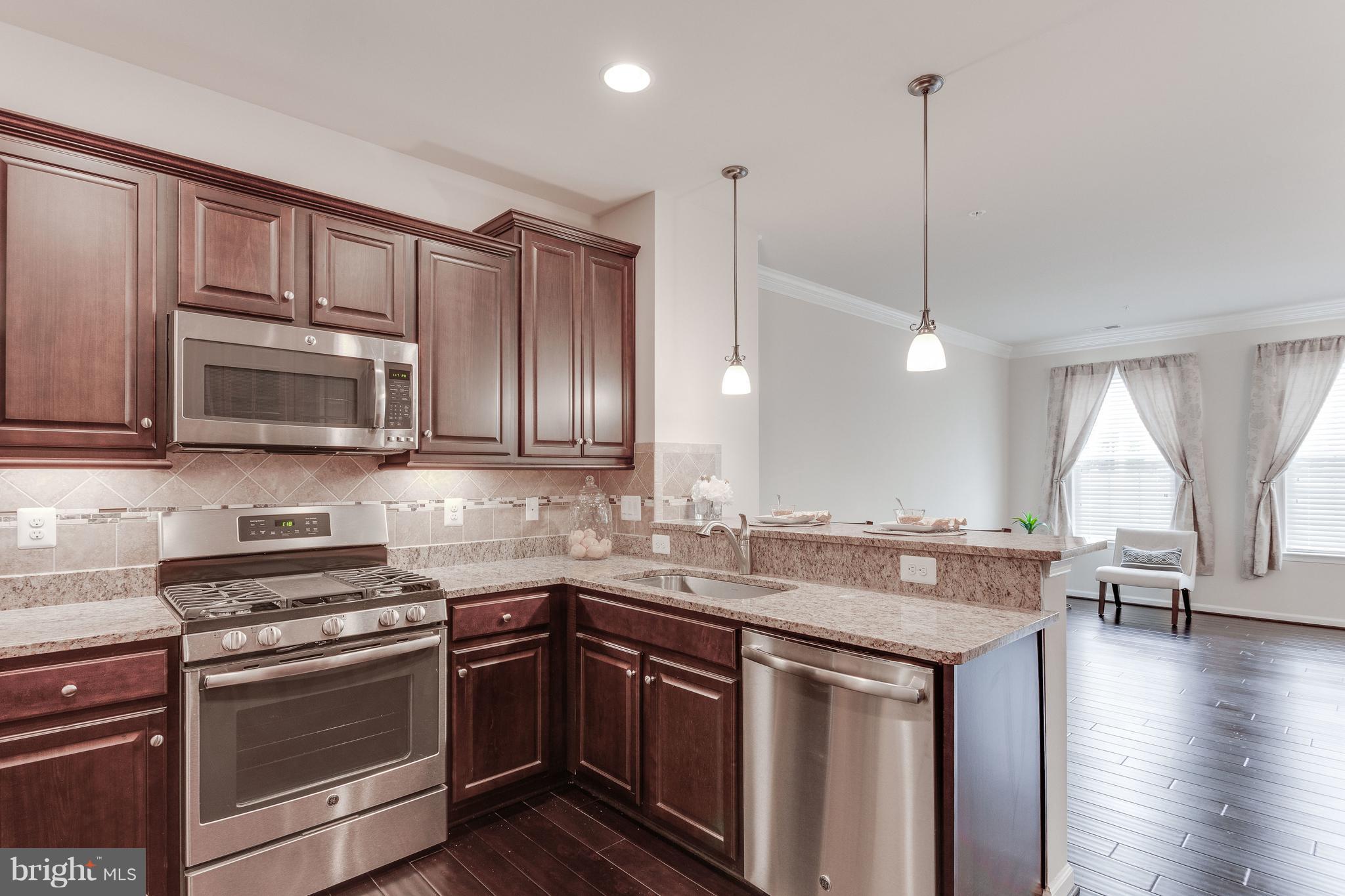 4863 Dane Ridge Circle Woodbridge, VA 22193 - Photo 8 of 30 Kitchen - Stainless steel appliances
