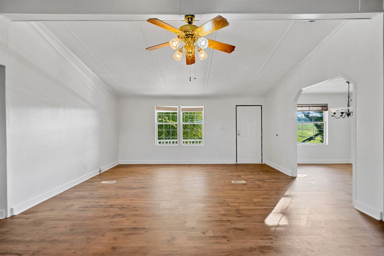 9155 Glasgow Road Smiths Grove, KY 42171 - Photo 25 of 29 Gallery Image 25