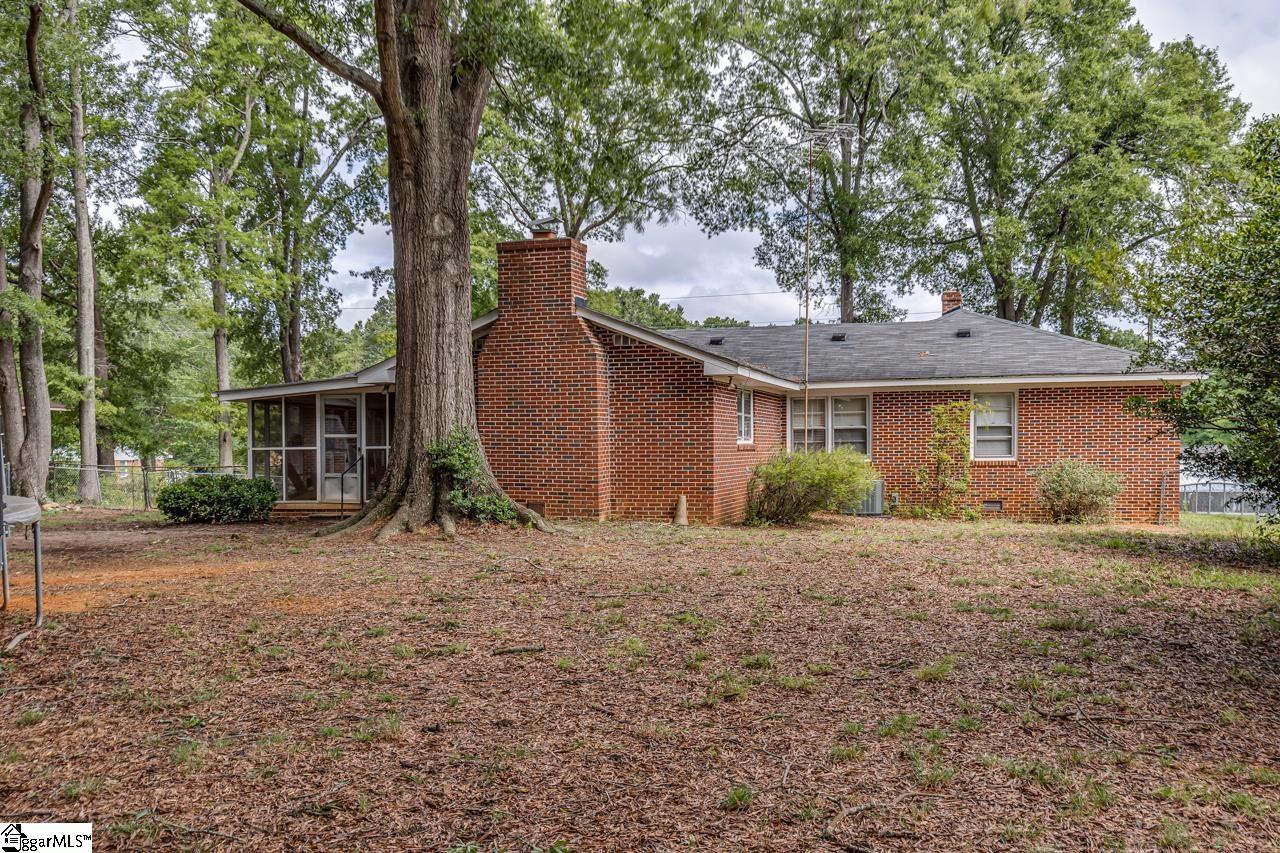 112 Pinewood Avenue Clinton, SC 29325 - Photo 32 of 35 Gallery Image 32