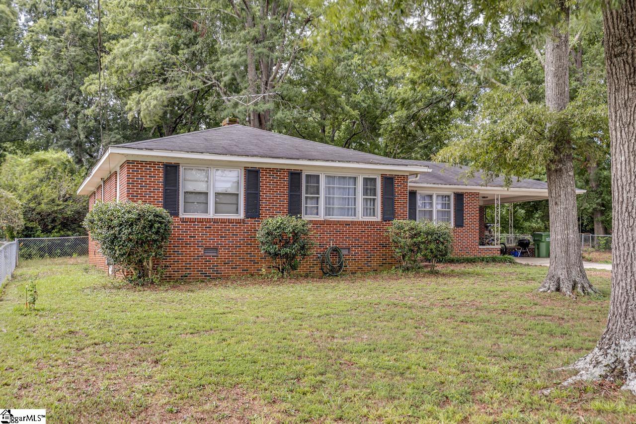 112 Pinewood Avenue Clinton, SC 29325 - Photo 5 of 35 Gallery Image 5