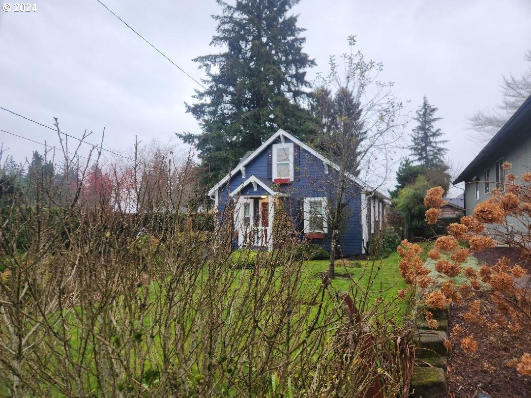 124 Northwest 18th Avenue Camas, WA 98607 - Photo 2 of 31