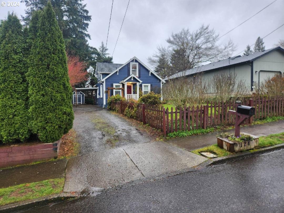 124 Northwest 18th Avenue Camas, WA 98607 - Photo 4 of 31