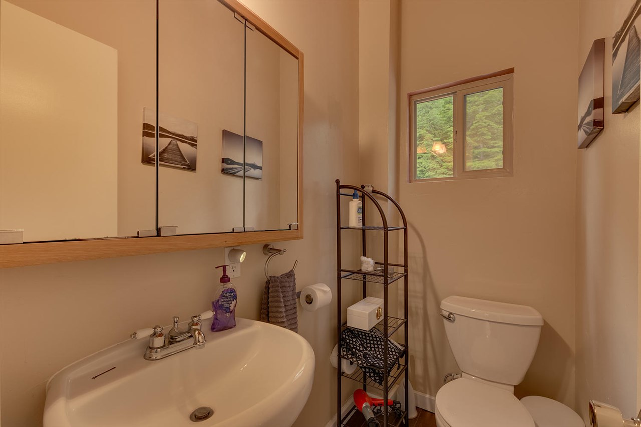 8725 River Road Truckee, CA 96161 - Photo 11 of 15 Gallery Image 11