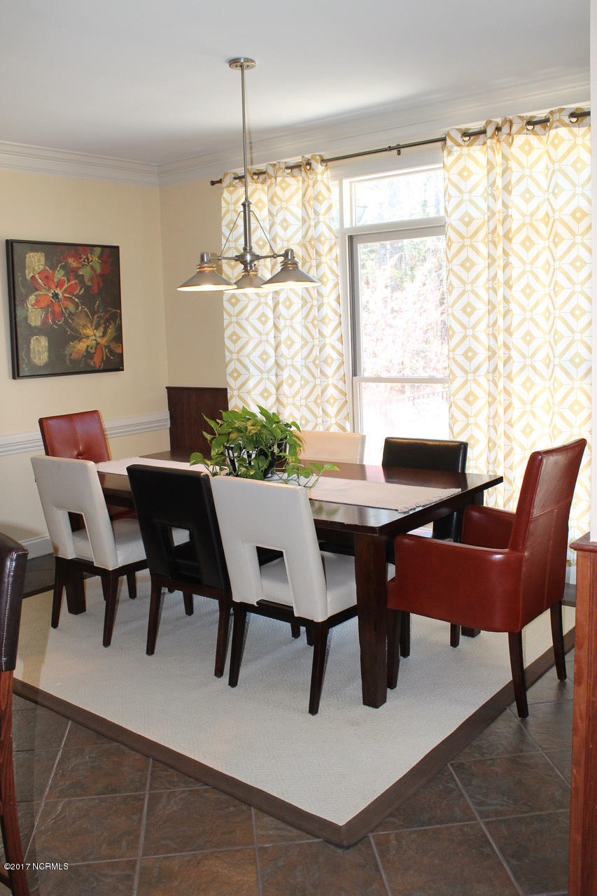 128 Teufen Road New Bern, NC 28562 - Photo 17 of 42 Dining Room