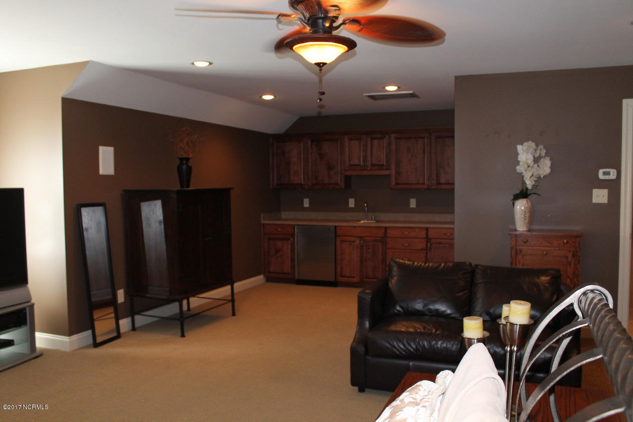 128 Teufen Road New Bern, NC 28562 - Photo 29 of 42 Bonus Room w/ kitchenette