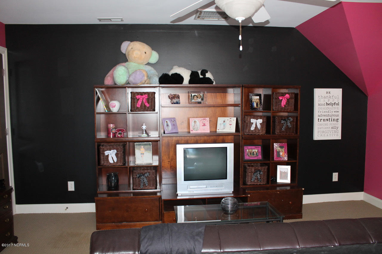 128 Teufen Road New Bern, NC 28562 - Photo 33 of 42 Bedroom 5