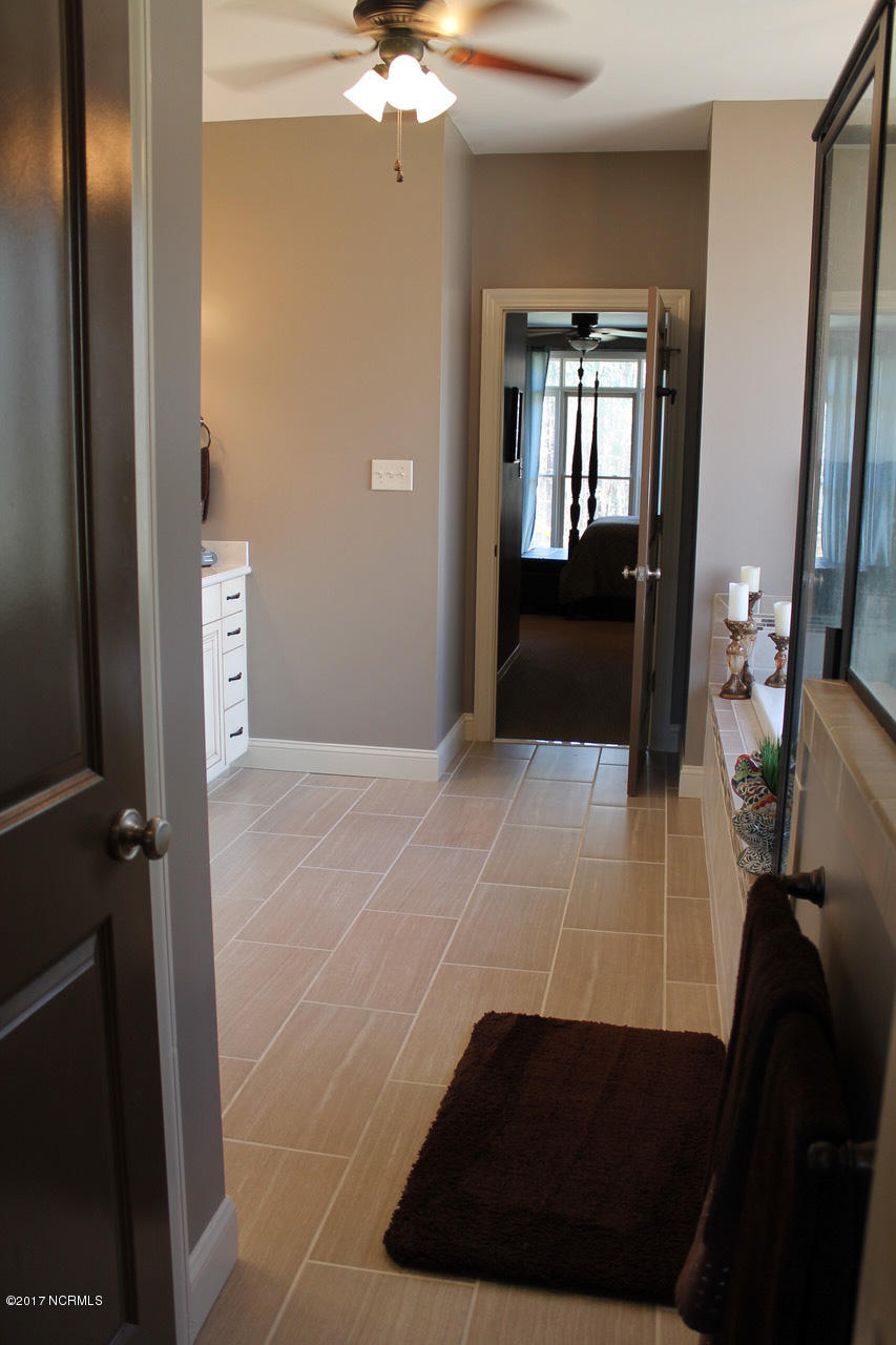128 Teufen Road New Bern, NC 28562 - Photo 9 of 42 Master Bathroom
