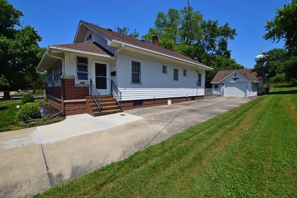 405 South East Street Pendleton, IN 46064 - Photo 3 of 28 Gallery Image 3