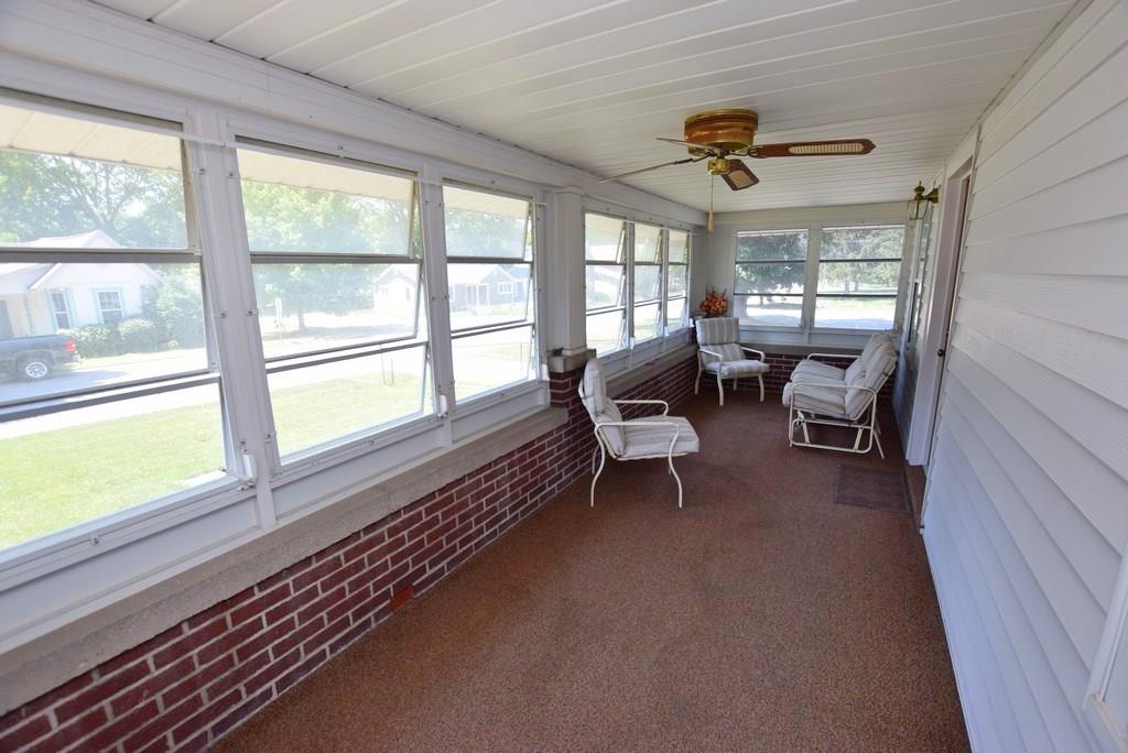 405 South East Street Pendleton, IN 46064 - Photo 4 of 28 Gallery Image 4