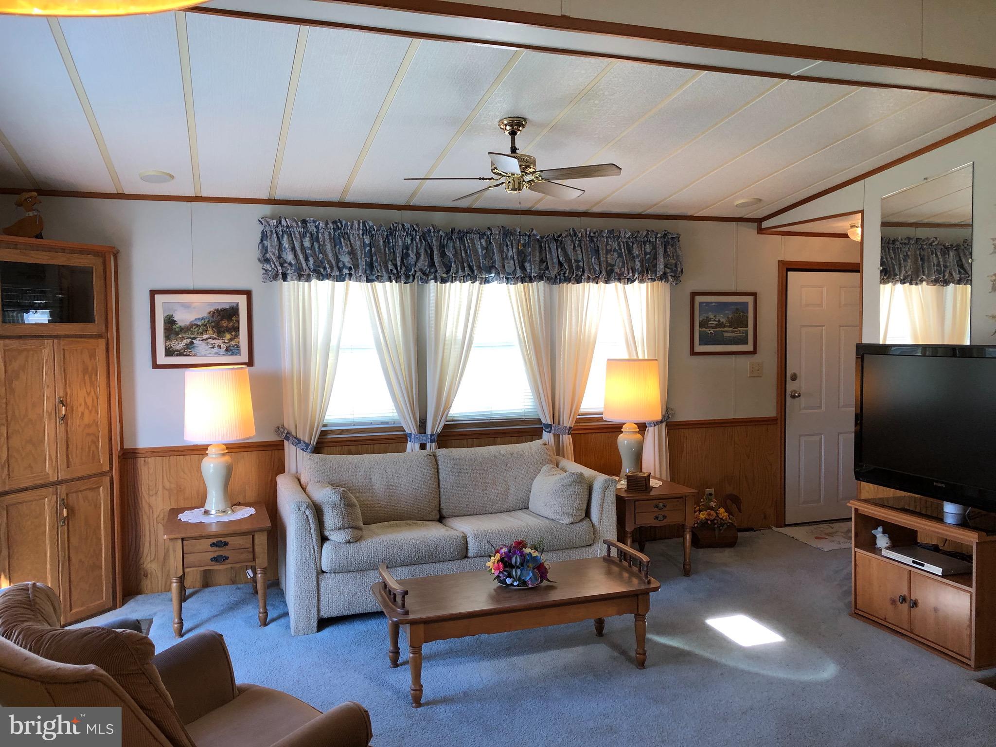 12405 Windlass Way Berlin, MD 21811 - Photo 2 of 23 Living Room