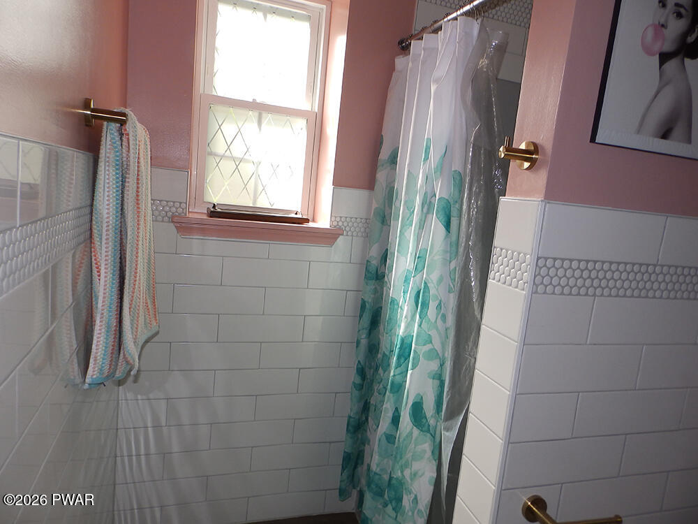 166 Heather Hill Road Dingmans Ferry, PA 18328 - Photo 27 of 38