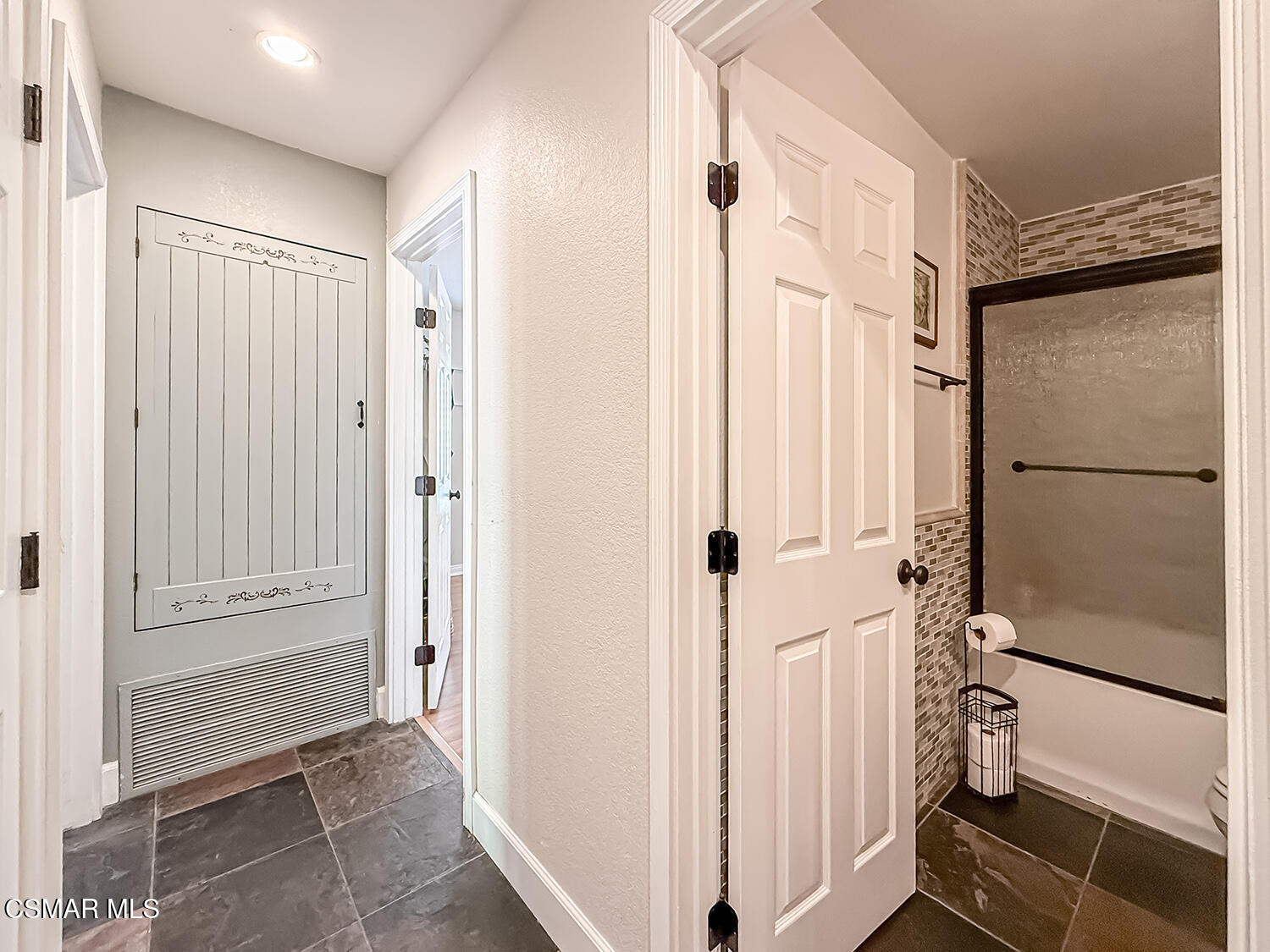 2189 Latham Street Simi Valley, CA 93065 - Photo 22 of 42 a view of a bathroom