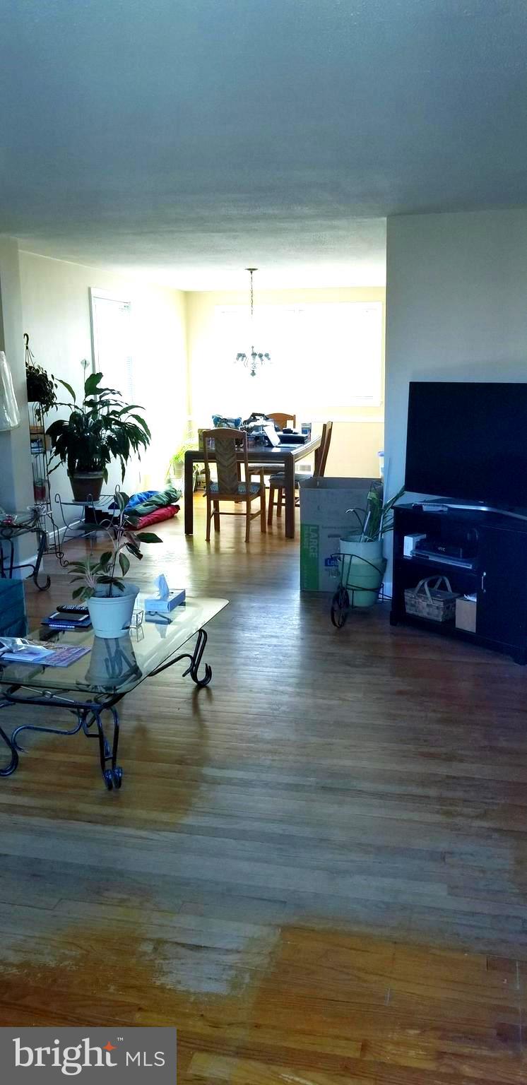 1525 Langford Road Baltimore, MD 21207 - Photo 4 of 25